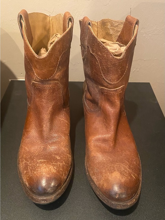 Frye Shoes - Women’s Frye Billy Shorties Distressed Leather